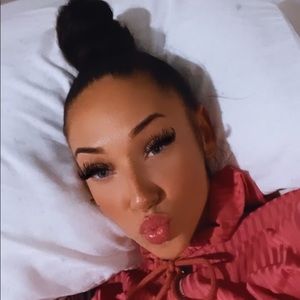 Meet your Posher, Angela